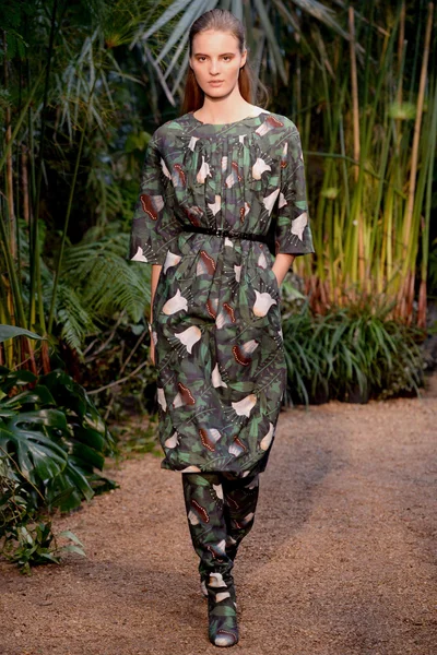 Look 3